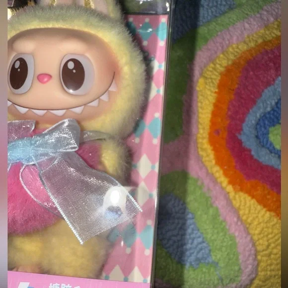 Let's Checkmate Queen Vinyl Plush Labooboos Monsters - Picture 6 of 8